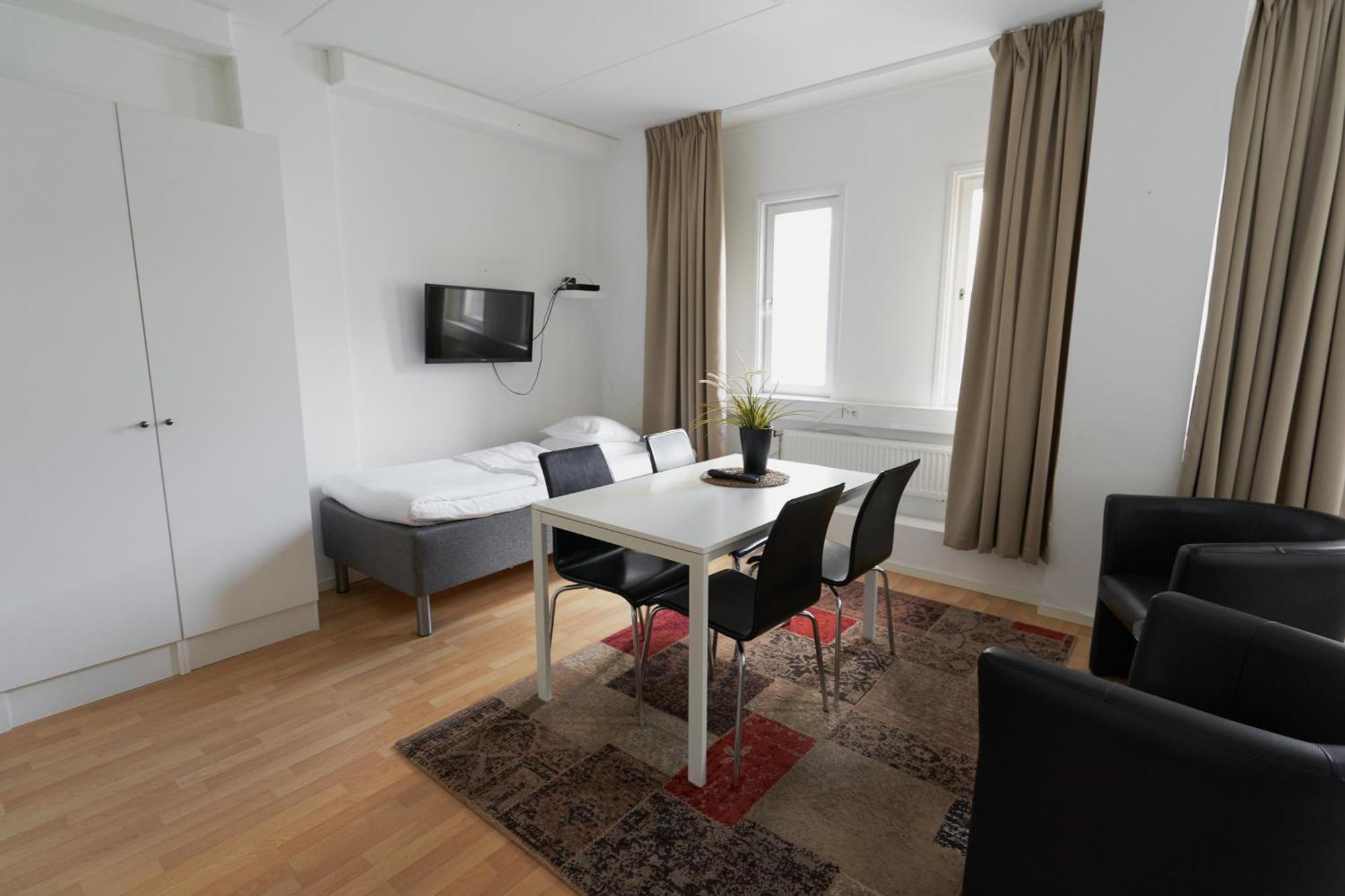 Slagsta Gate Hotell Fittja Extérieur photo